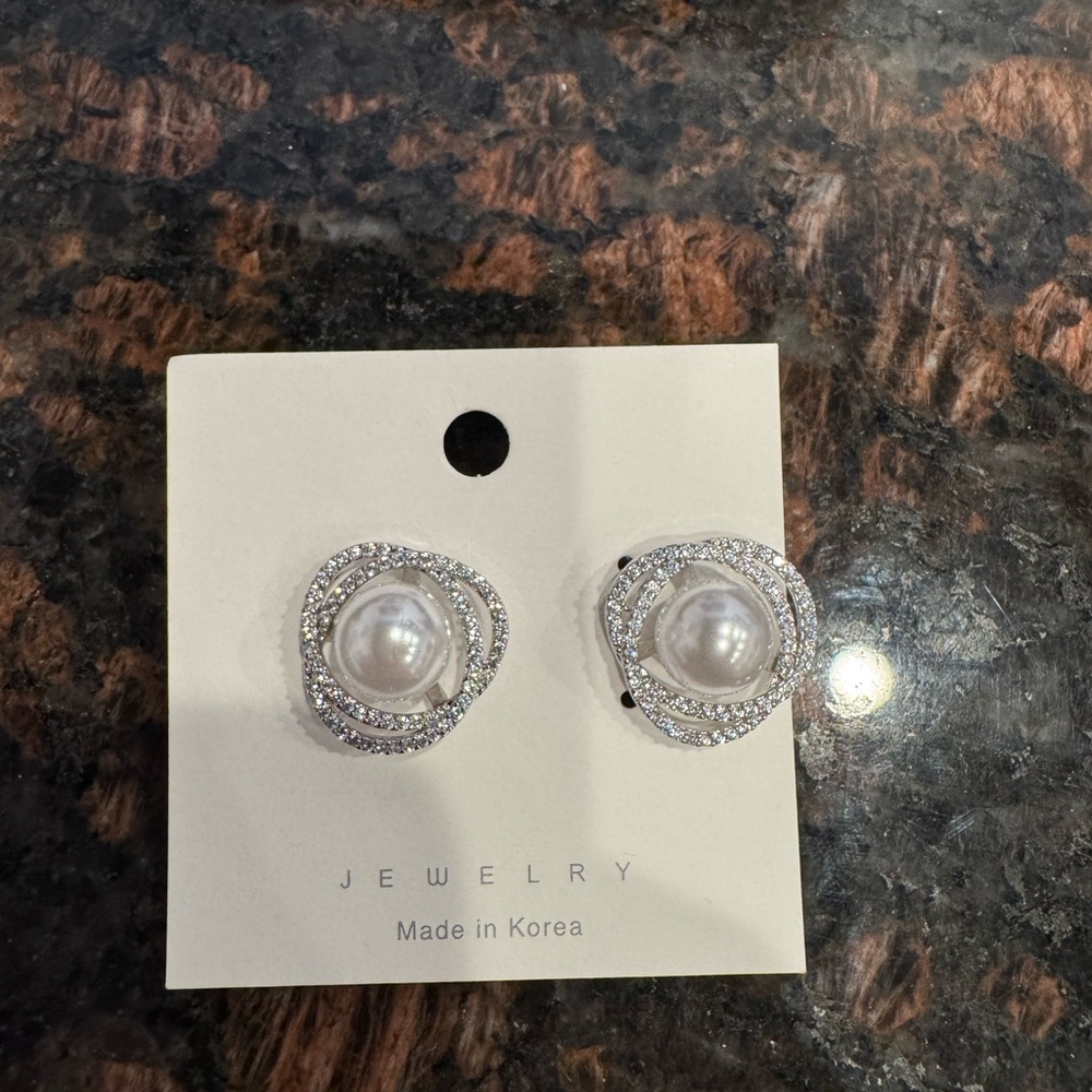 Elegant Silver and Pearl Earrings